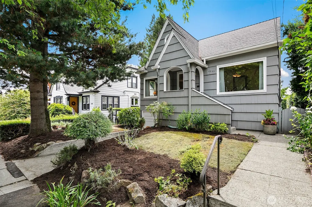 6249 30th Avenue NE Seattle WA 98115