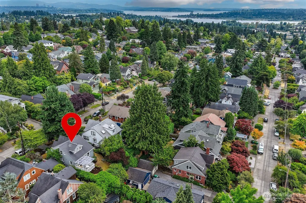 6249 30th Avenue NE Seattle WA 98115