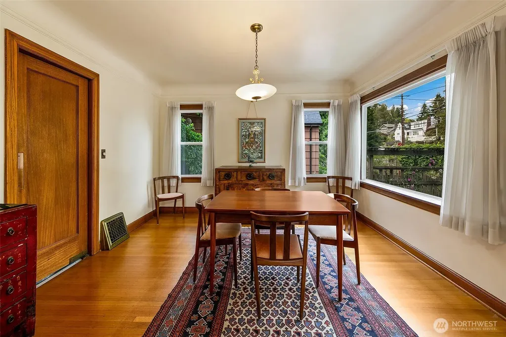 6249 30th Avenue NE Seattle WA 98115