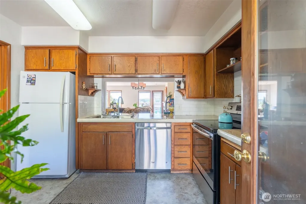 395 NE Washington Avenue Chehalis WA 98532