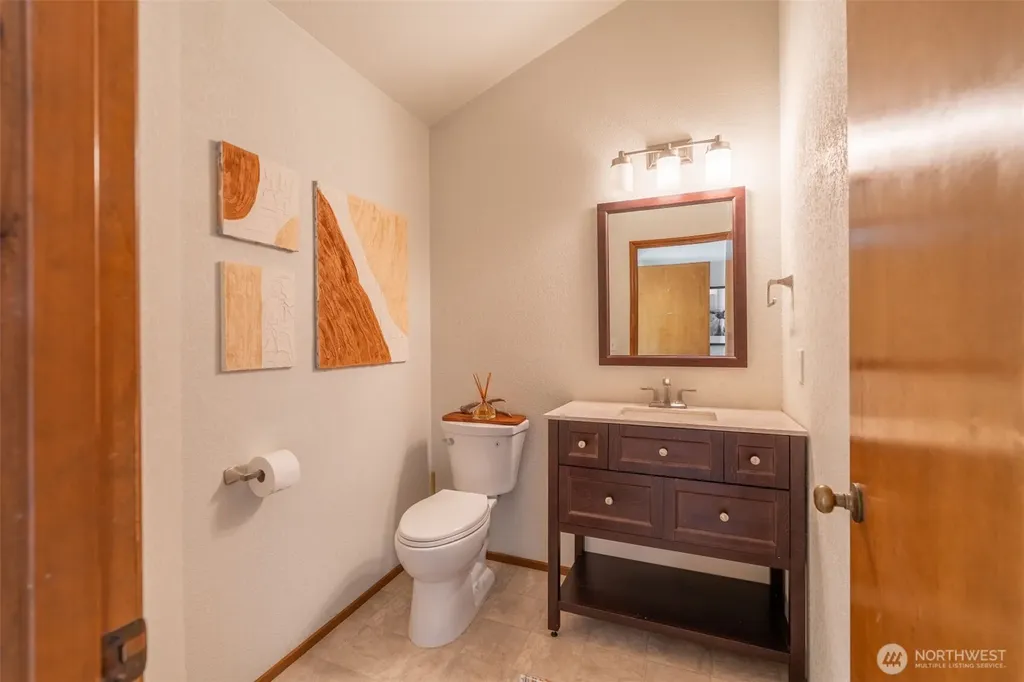 395 NE Washington Avenue Chehalis WA 98532