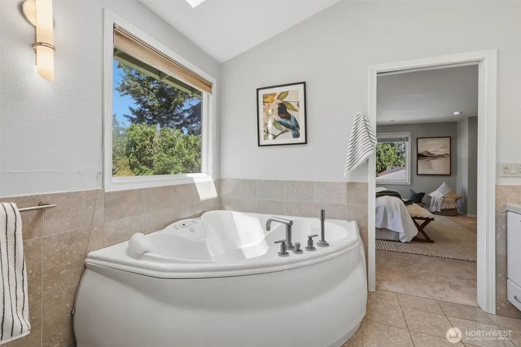 2209 W Lake Sammamish Parkway NE Redmond WA 98052
