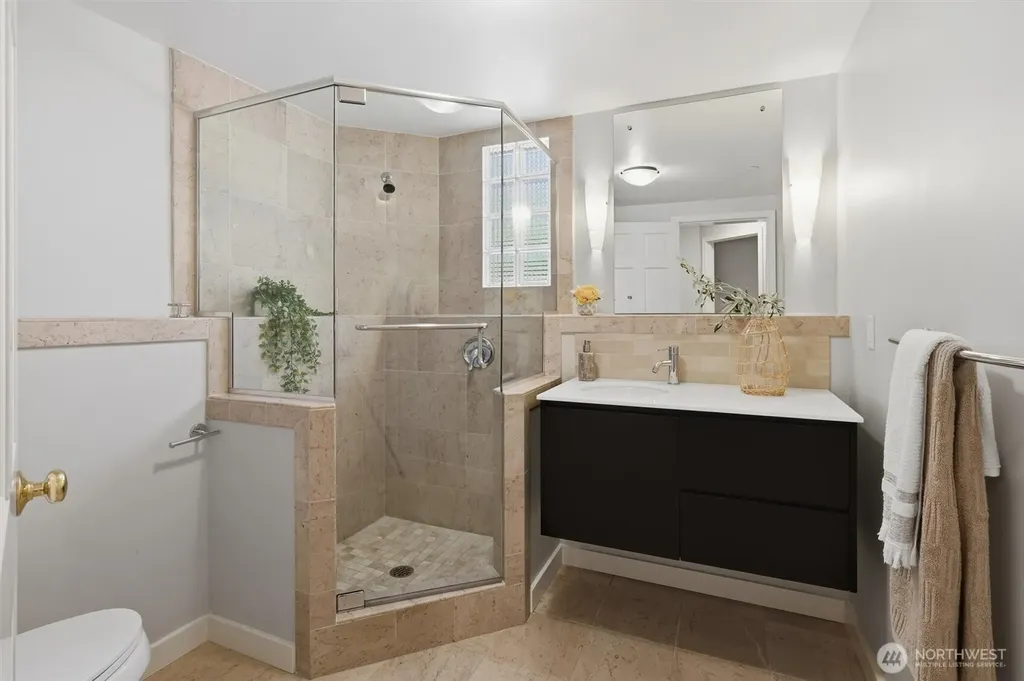 2209 W Lake Sammamish Parkway NE Redmond WA 98052