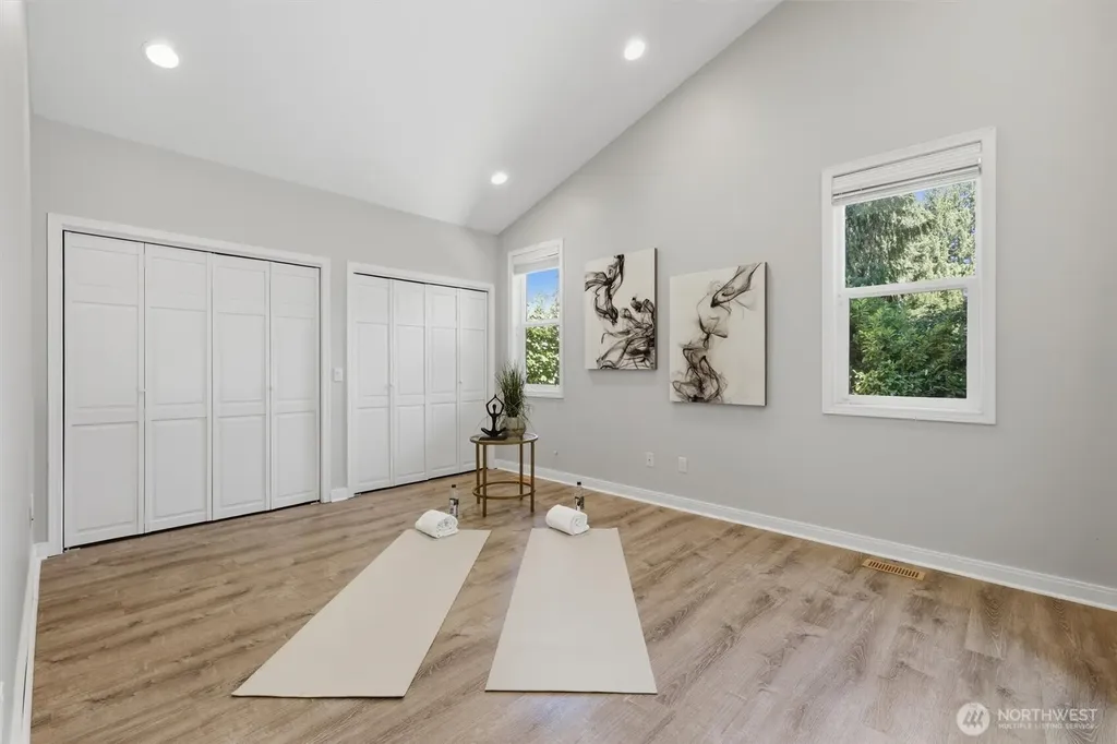 2209 W Lake Sammamish Parkway NE Redmond WA 98052