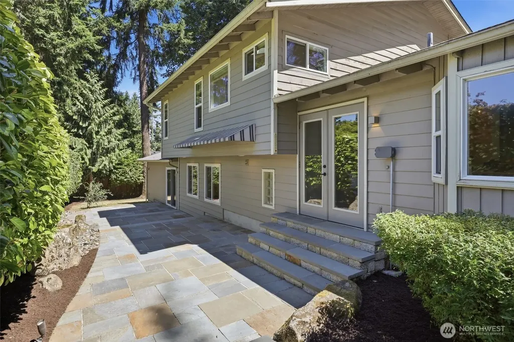2209 W Lake Sammamish Parkway NE Redmond WA 98052