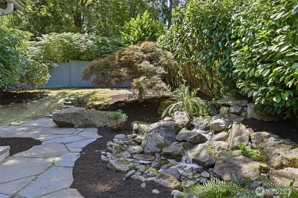 2209 W Lake Sammamish Parkway NE Redmond WA 98052