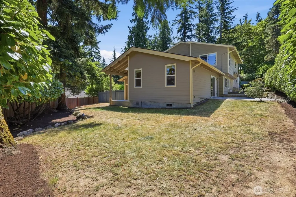 2209 W Lake Sammamish Parkway NE Redmond WA 98052