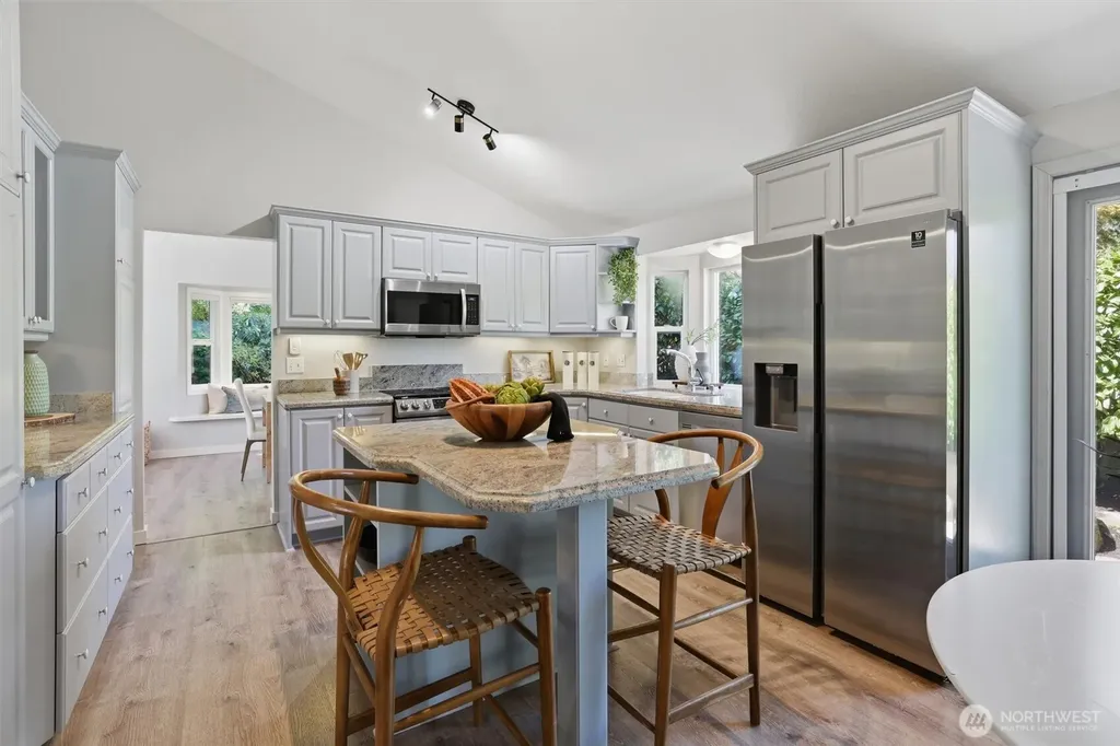 2209 W Lake Sammamish Parkway NE Redmond WA 98052