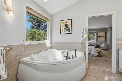2209 W Lake Sammamish Parkway NE Redmond WA 98052