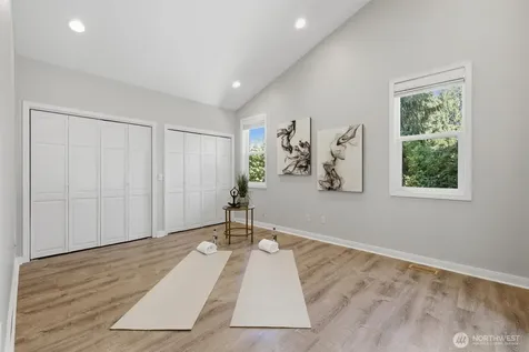 2209 W Lake Sammamish Parkway NE Redmond WA 98052
