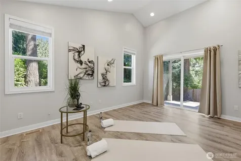 2209 W Lake Sammamish Parkway NE Redmond WA 98052