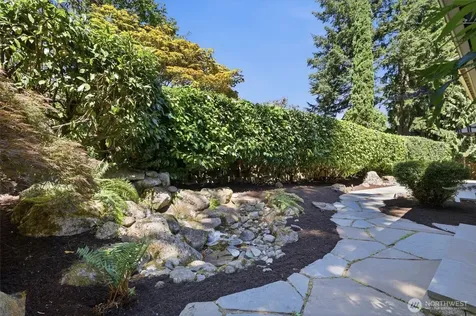 2209 W Lake Sammamish Parkway NE Redmond WA 98052
