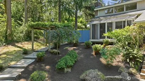 2209 W Lake Sammamish Parkway NE Redmond WA 98052