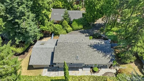 2209 W Lake Sammamish Parkway NE Redmond WA 98052