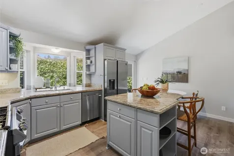 2209 W Lake Sammamish Parkway NE Redmond WA 98052
