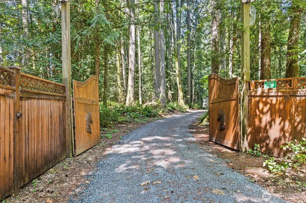 2015 290th Avenue NE Carnation WA 98014