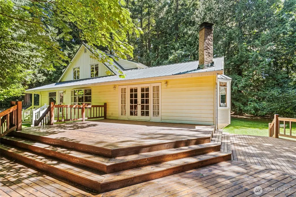 2015 290th Avenue NE Carnation WA 98014