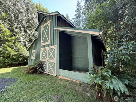2015 290th Avenue NE Carnation WA 98014