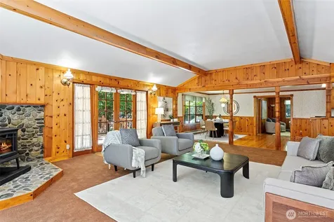 2015 290th Avenue NE Carnation WA 98014