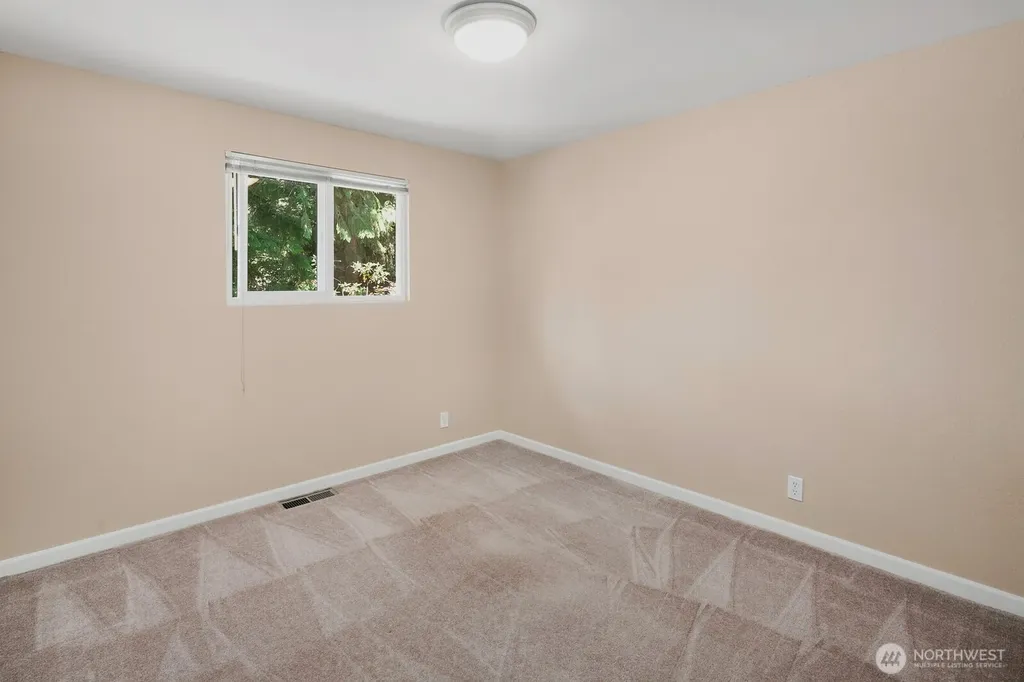 19514 35th Avenue NE Lake Forest Park WA 98155
