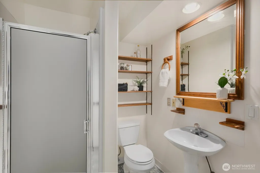 19514 35th Avenue NE Lake Forest Park WA 98155
