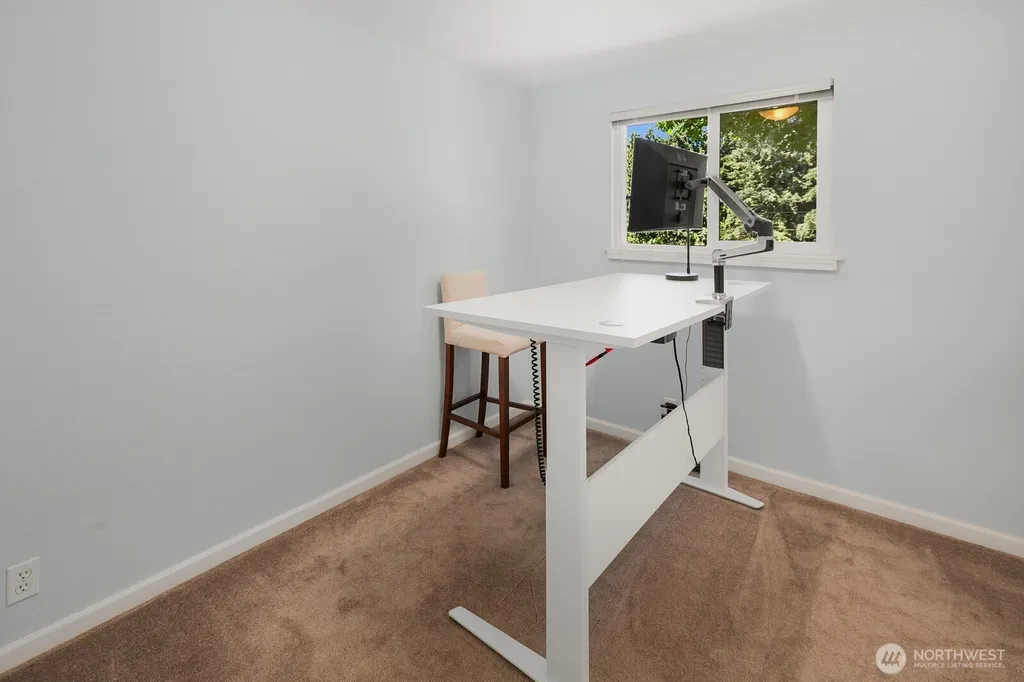 19514 35th Avenue NE Lake Forest Park WA 98155
