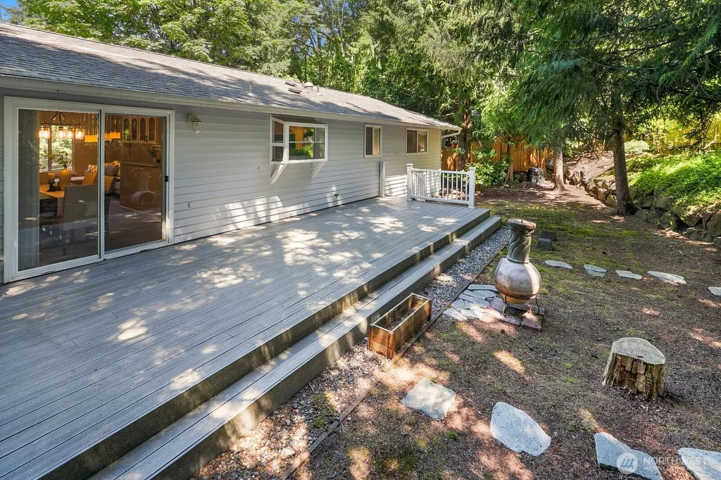 19514 35th Avenue NE Lake Forest Park WA 98155