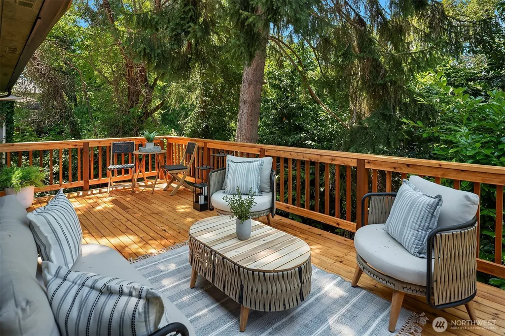 6359 18th Avenue SW Seattle WA 98106