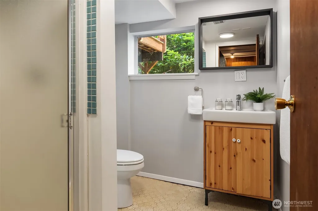 6359 18th Avenue SW Seattle WA 98106