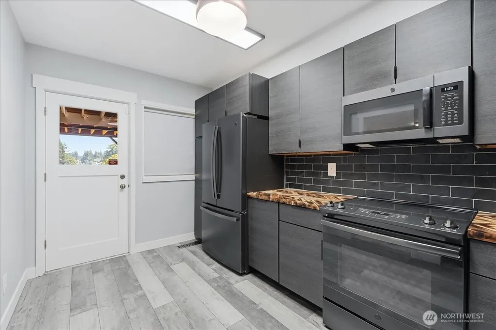 10837 Evergreen Terrace SW Lakewood WA 98498