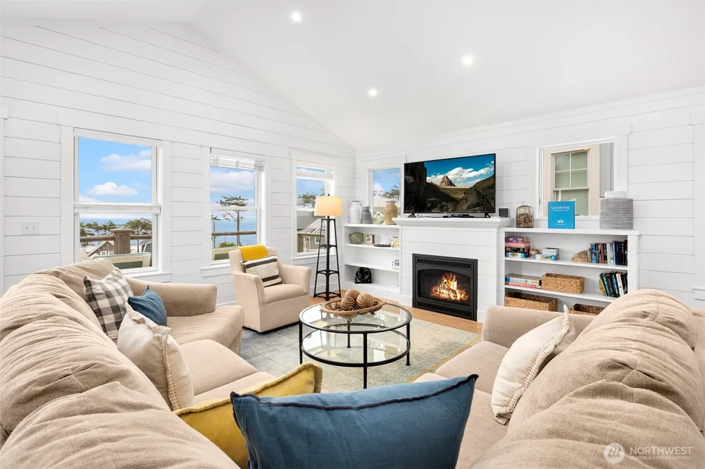 14 Ocean Tide Lane Pacific Beach WA 98571