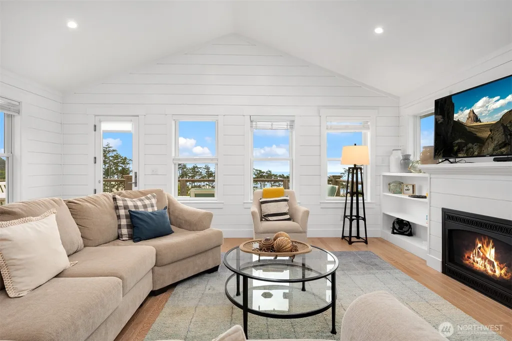 14 Ocean Tide Lane Pacific Beach WA 98571