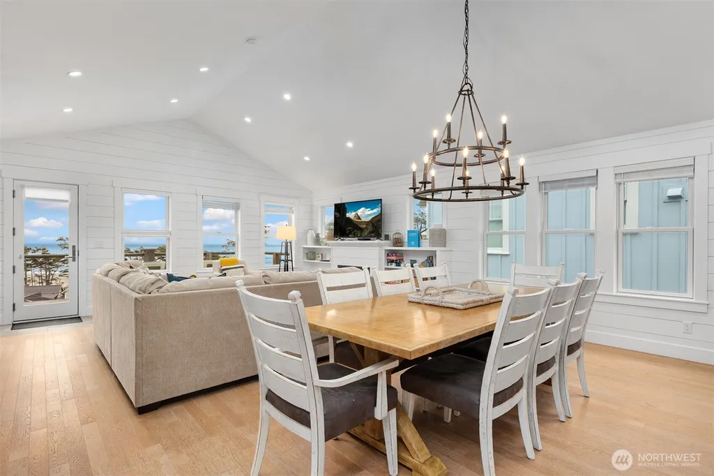 14 Ocean Tide Lane Pacific Beach WA 98571