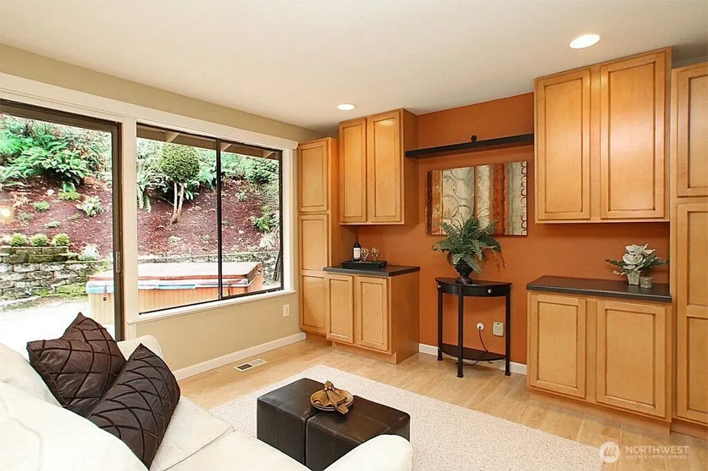 15501 SE 46th Way Bellevue WA 98006