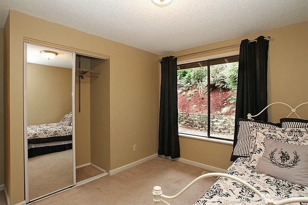 15501 SE 46th Way Bellevue WA 98006