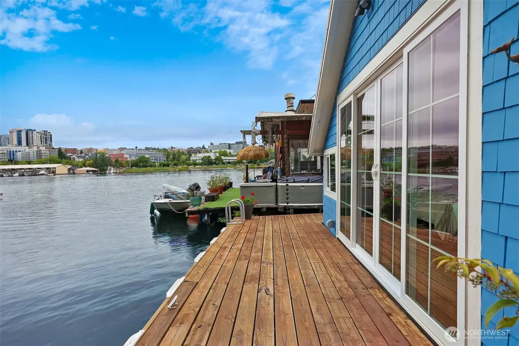 3146 Portage Bay Place E Seattle WA 98102