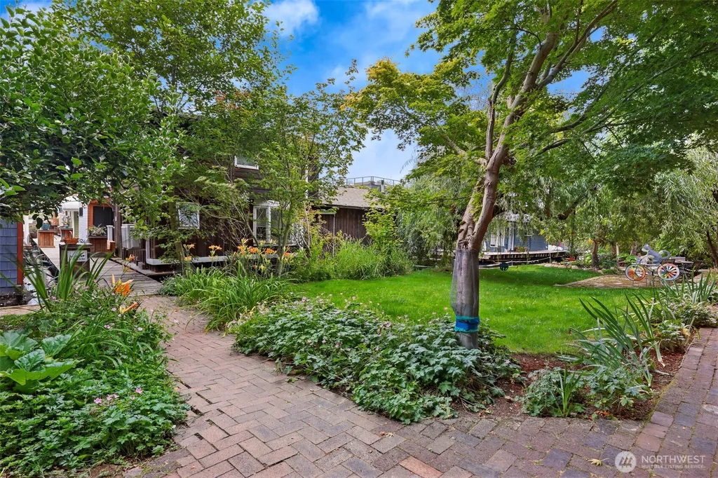 3146 Portage Bay Place E Seattle WA 98102