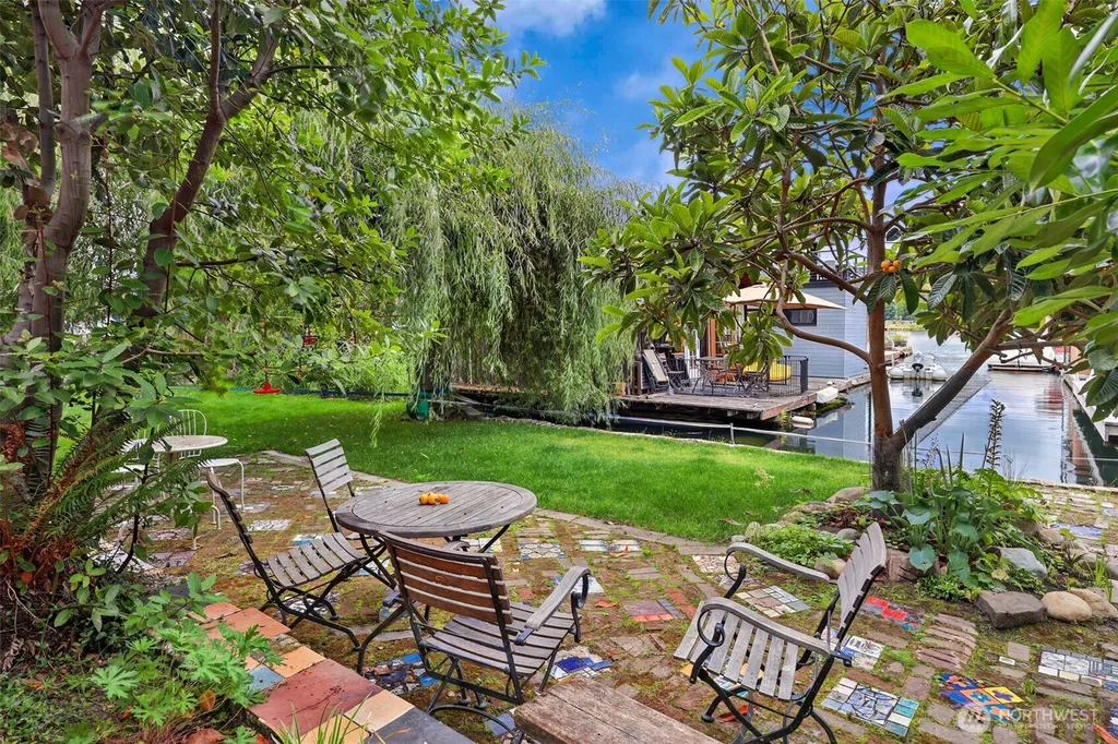 3146 Portage Bay Place E Seattle WA 98102