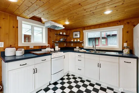 3146 Portage Bay Place E Seattle WA 98102