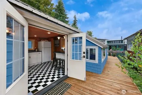 3146 Portage Bay Place E Seattle WA 98102