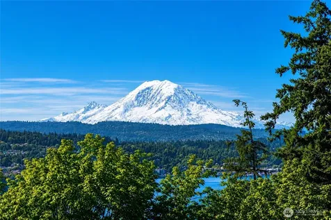 11324 83rd Place NE Kirkland WA 98034