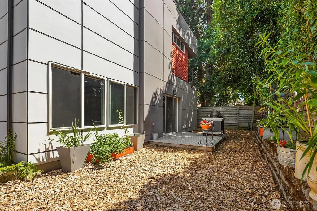 2602 S Ferdinand Street Seattle WA 98108