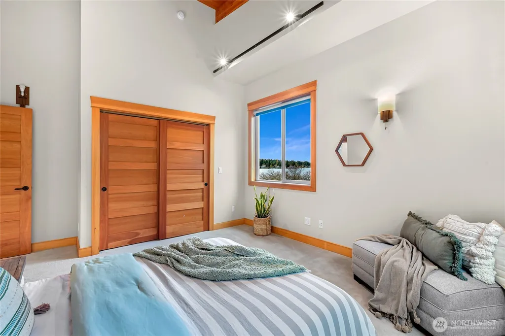 2076 Dellesta Drive Bellingham WA 98226