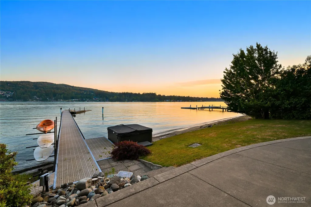 2076 Dellesta Drive Bellingham WA 98226