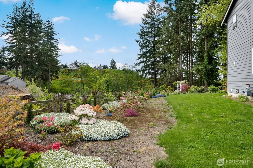 7030 Lower Ridge Road Everett WA 98203