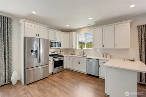 7030 Lower Ridge Road Everett WA 98203