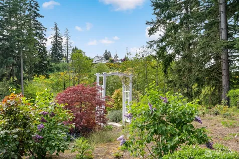 7030 Lower Ridge Road Everett WA 98203