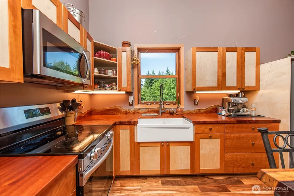 1833 Eaglemount Road Port Townsend WA 98368