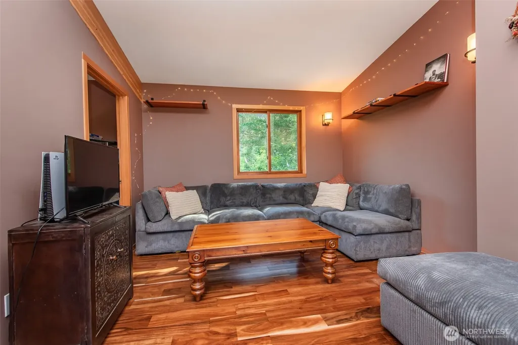 1833 Eaglemount Road Port Townsend WA 98368