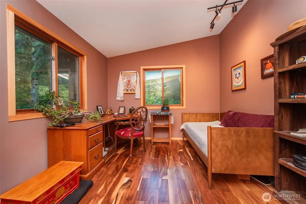 1833 Eaglemount Road Port Townsend WA 98368